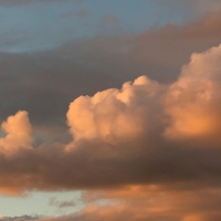 Nuages orangés 🧡
#clouds #inspiration #sunset
